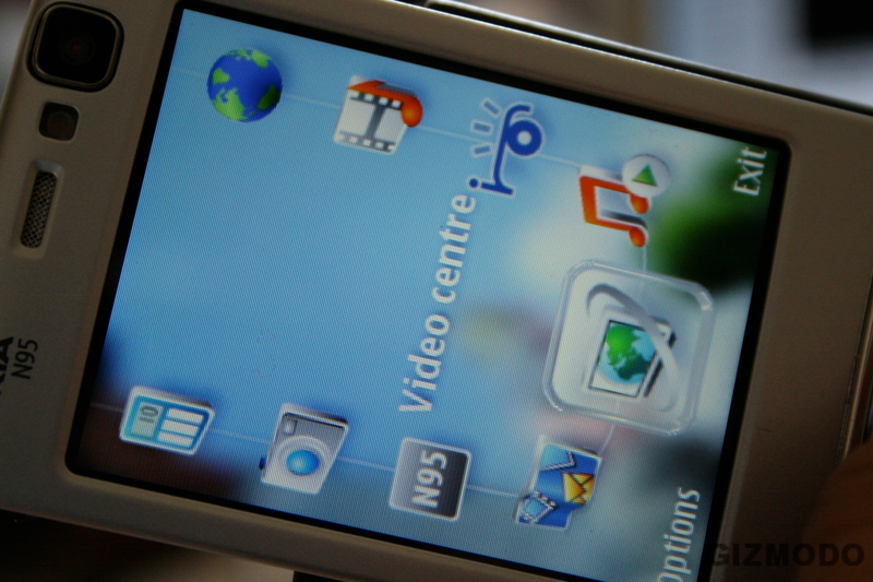 Illustration for article titled Gizmodo's Long-Ass Nokia N95 Review: Why it Rocks, Why it Sucks